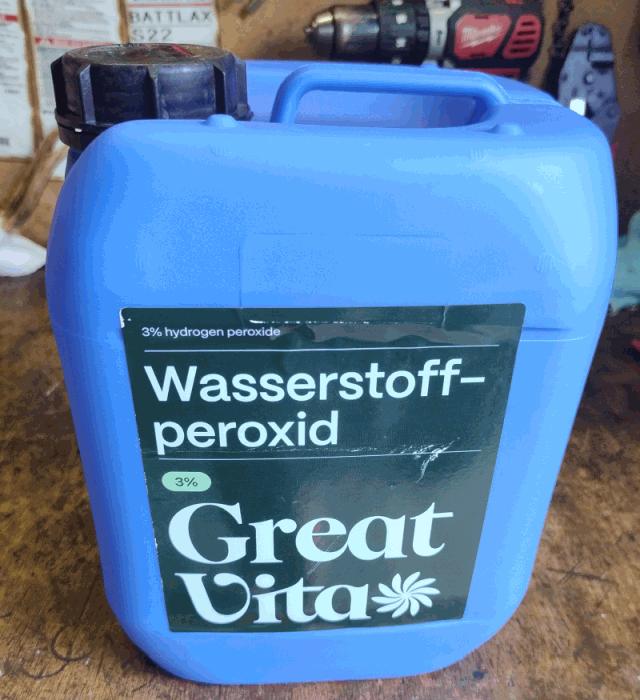 ../../../_images/00_retrobrighting_wasserstoffperoxid.png