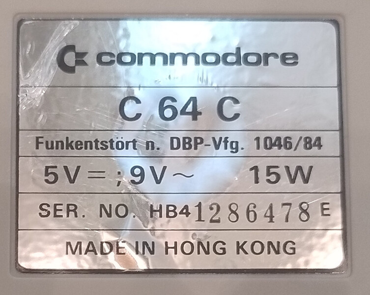 ../../../_images/C64-C_01_serial.jpg